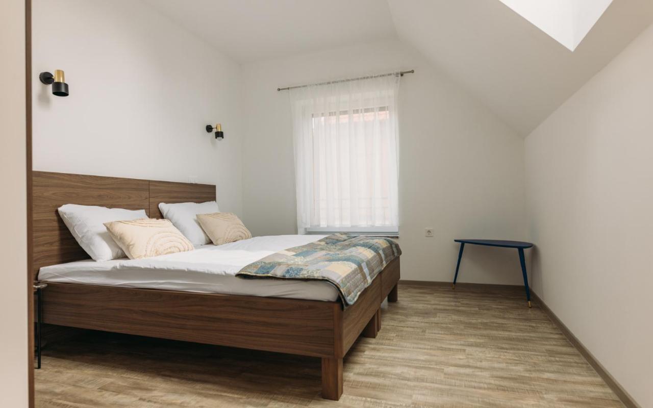 Hotel Hisa Na Ravnah Pišece Zewnętrze zdjęcie
