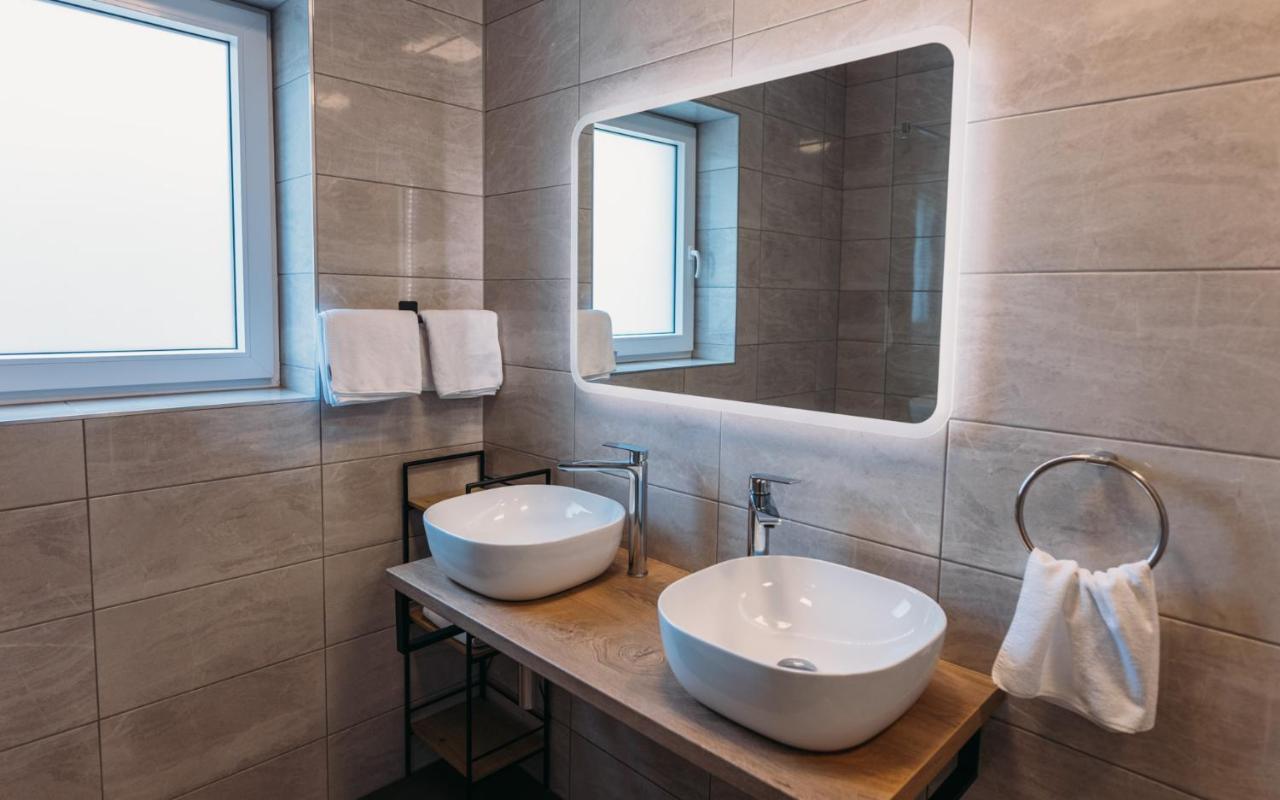 Hotel Hisa Na Ravnah Pišece Zewnętrze zdjęcie
