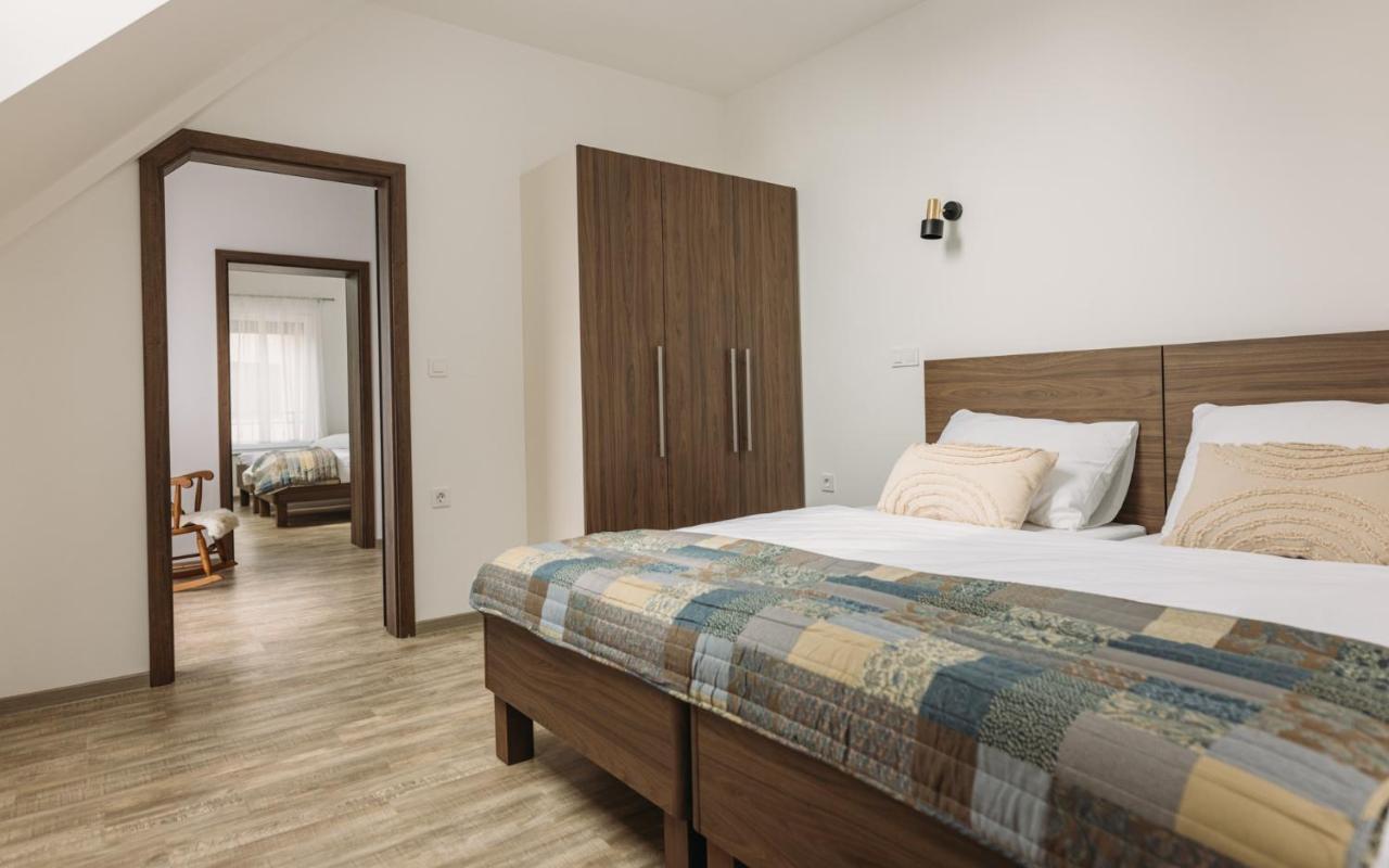 Hotel Hisa Na Ravnah Pišece Zewnętrze zdjęcie