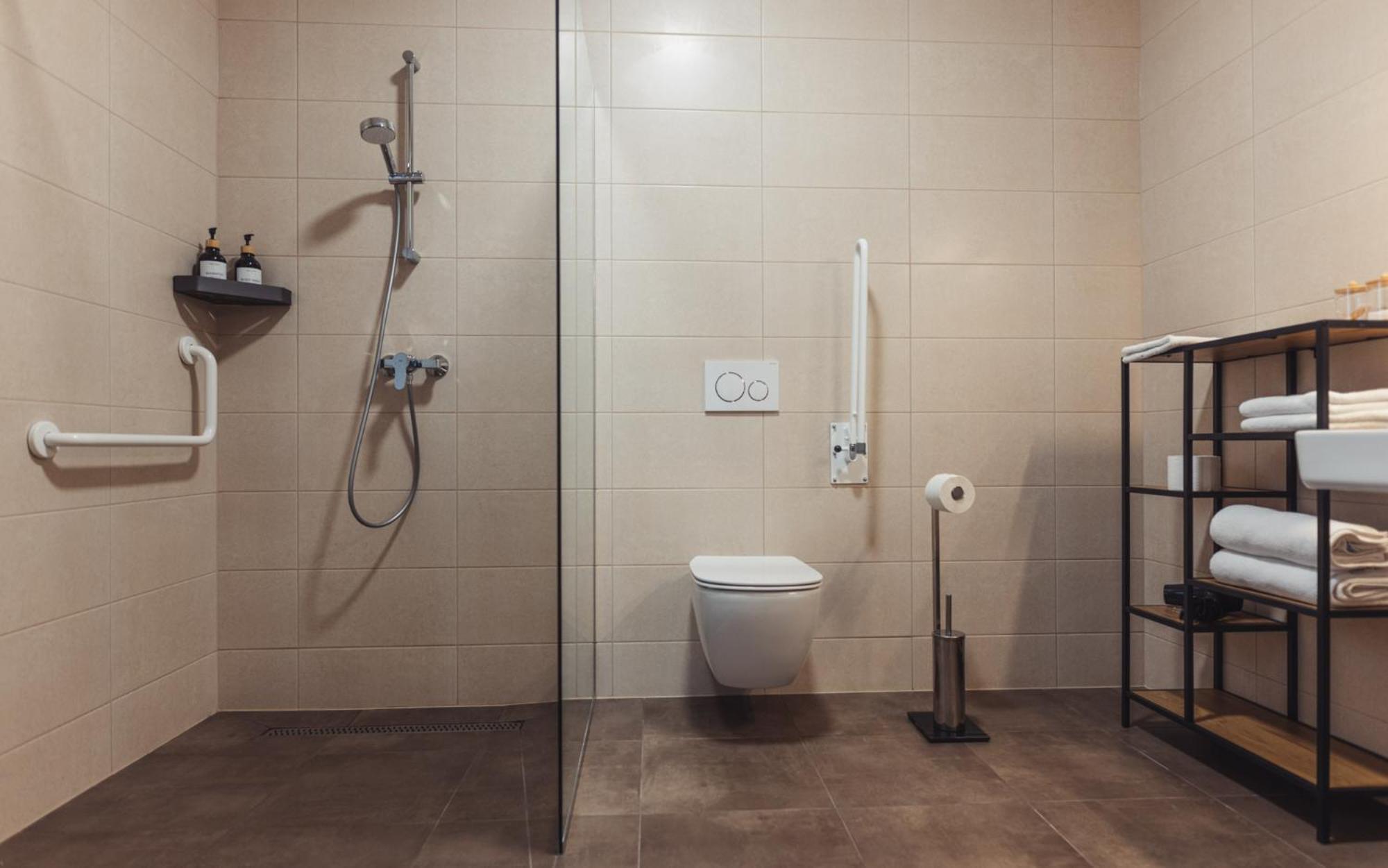 Hotel Hisa Na Ravnah Pišece Zewnętrze zdjęcie